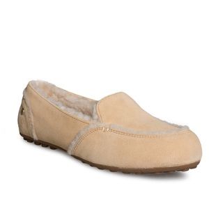 UGG Hailey Soft Ochre Shoe’s Women’s Size 6